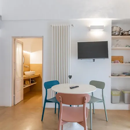 Corso Mazzini White Apartment