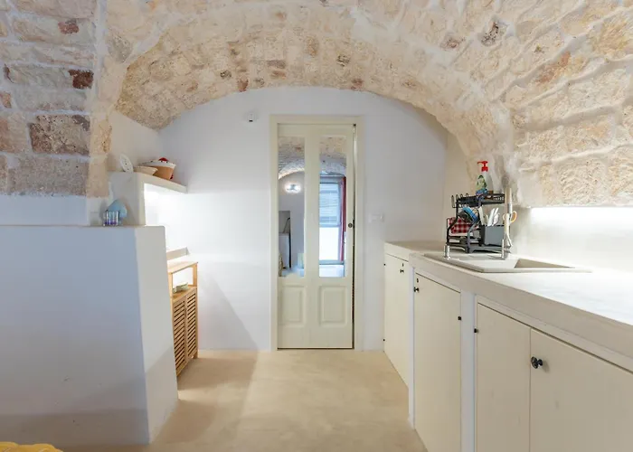 Corso Mazzini White 오스투니