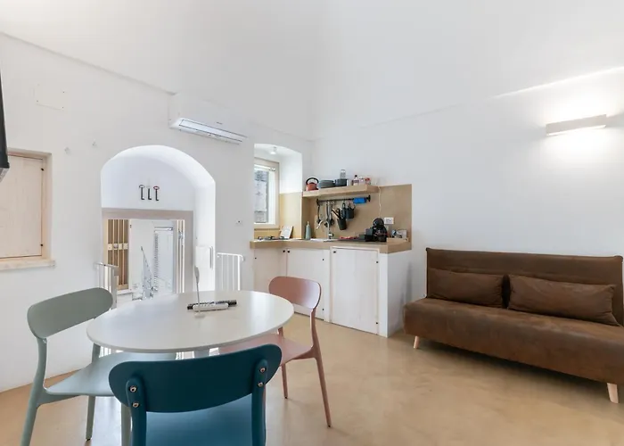 Corso Mazzini White אוסטוני